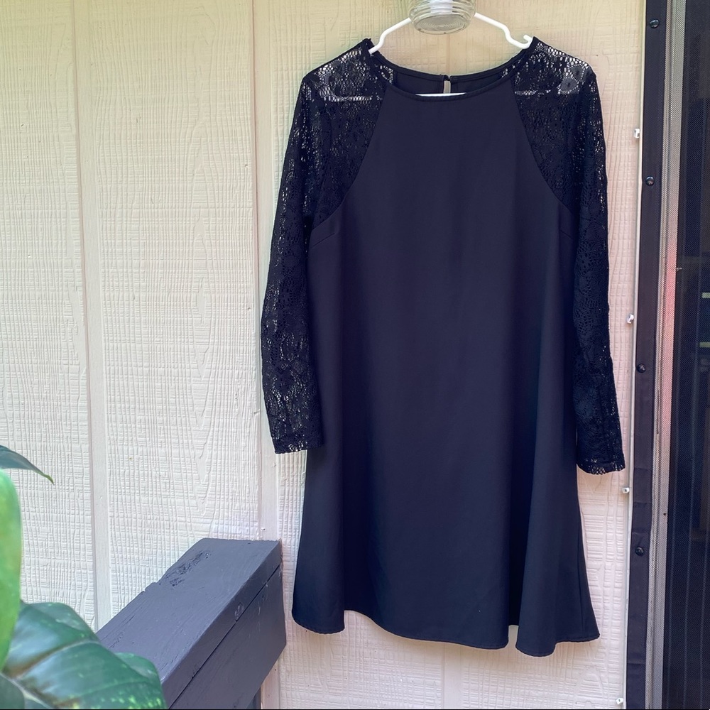Haoduoyi dress with lace sleeves